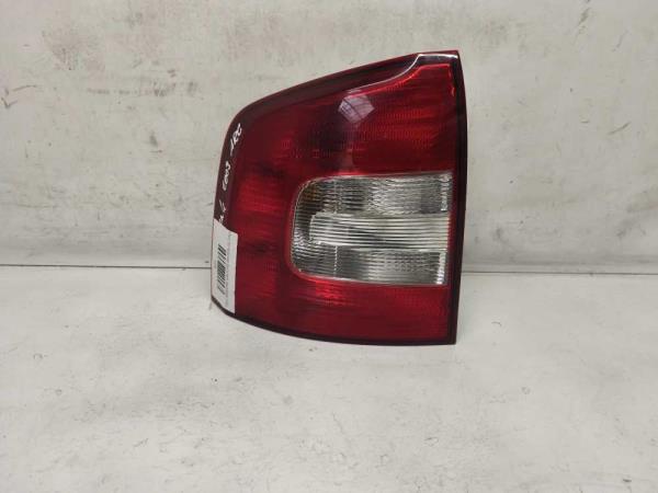 FEU ARRIERE GAUCHE SKODA OCTAVIA BREAK - Vue 1